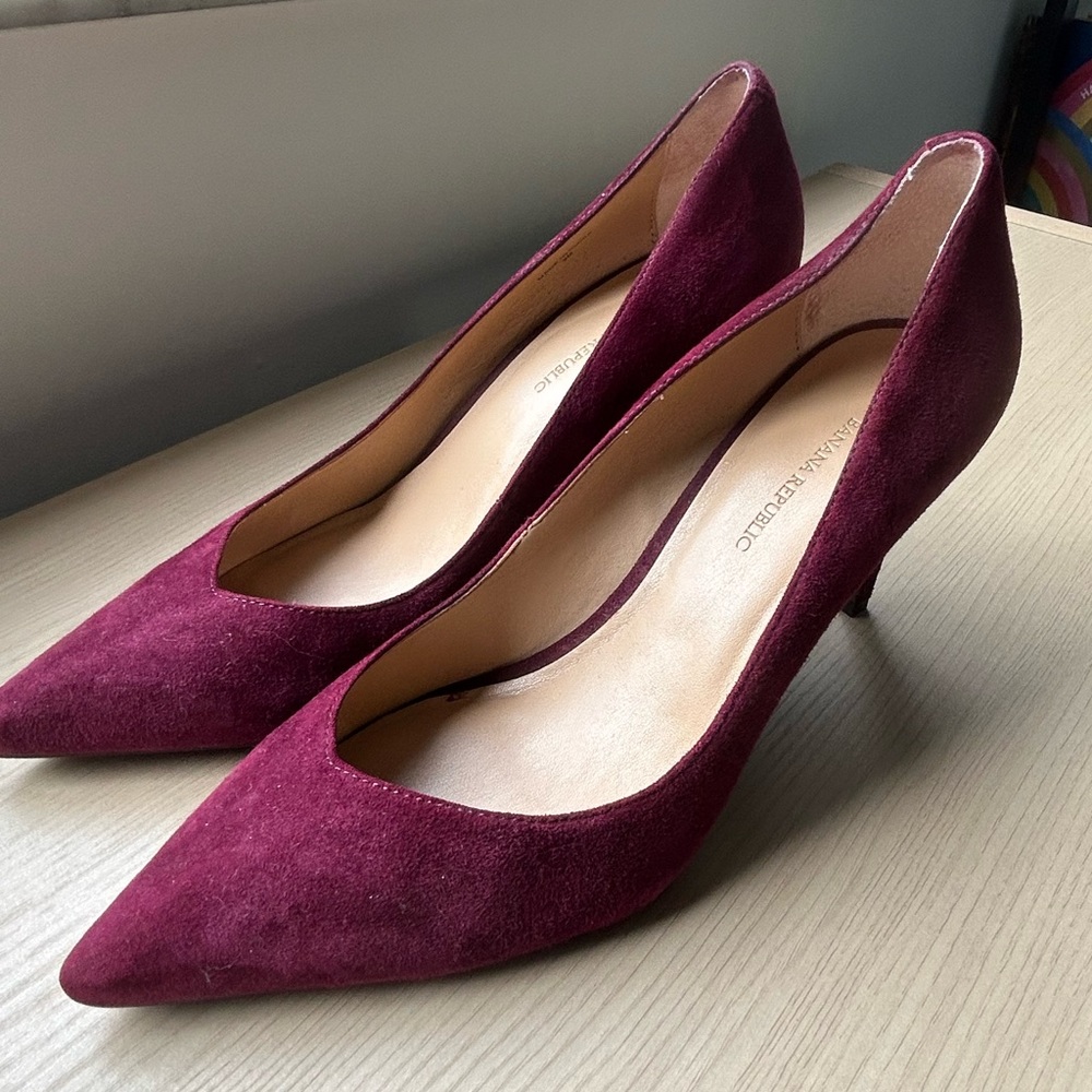 Banana Republic heels - size 9